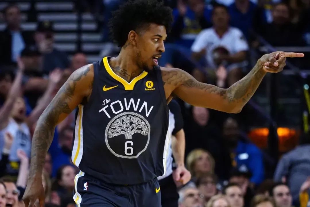 与更衣室文 与更衣室文